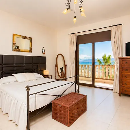 Evelina Villa Paphos